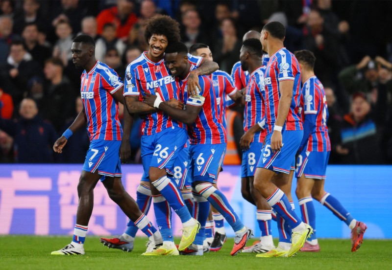Crystal Palace được đánh giá cao hơn Rayo Vallecano