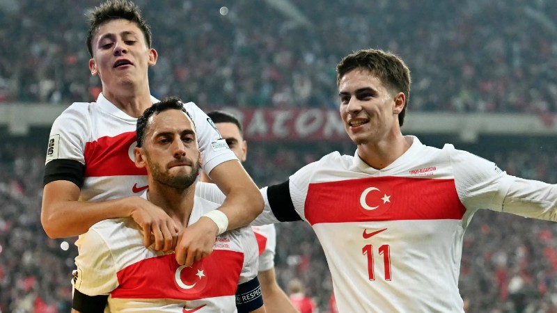 Arda Guler và Hakan Calhanoglu là niềm hy vọng của Thổ Nhĩ Kỳ
